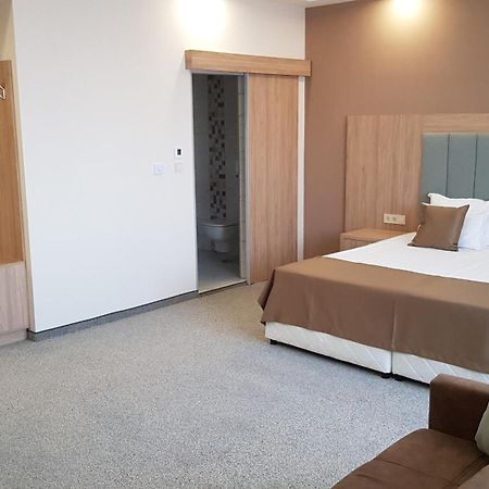 Sps Hotel Plovdiv Kültér fotó